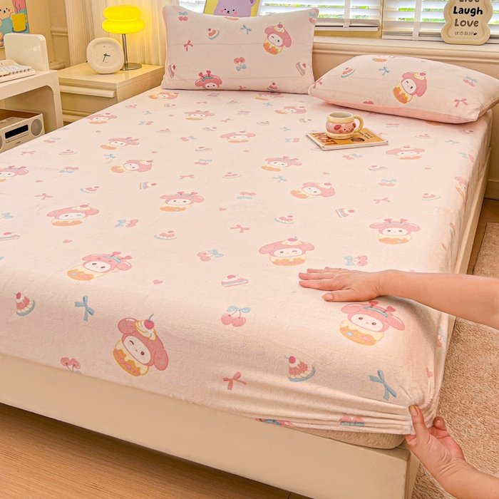 91家纺网 家纺一手货源 找家纺 慕澄家纺 2025新款牛奶绒印花床笠床笠单品 床笠-甜品美乐蒂