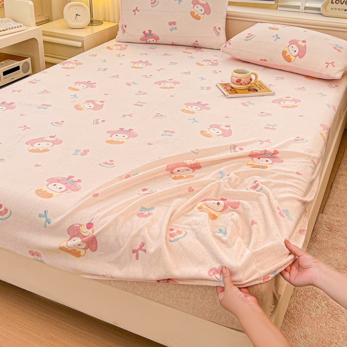 91家纺网 家纺一手货源 找家纺 慕澄家纺 2025新款牛奶绒印花床笠床笠单品 床笠-甜品美乐蒂