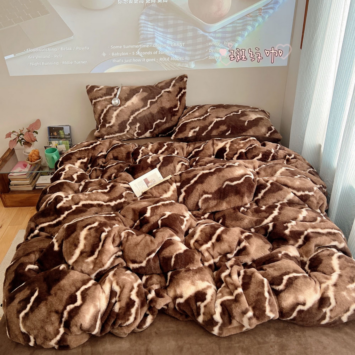 91家纺网 家纺一手货源 找家纺 顾里 2022新款13372全棉四件套-韩系全棉影棚图 枫叶情深