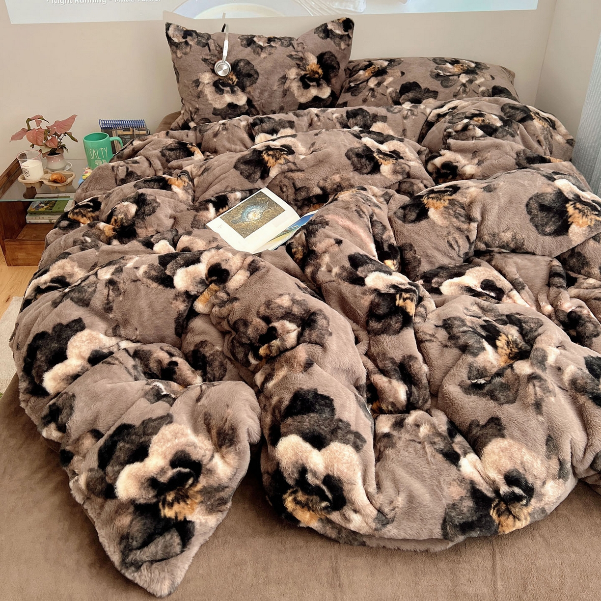 91家纺网 家纺一手货源 找家纺 顾里家纺 2025新款美拉德兔毛四件套 花境