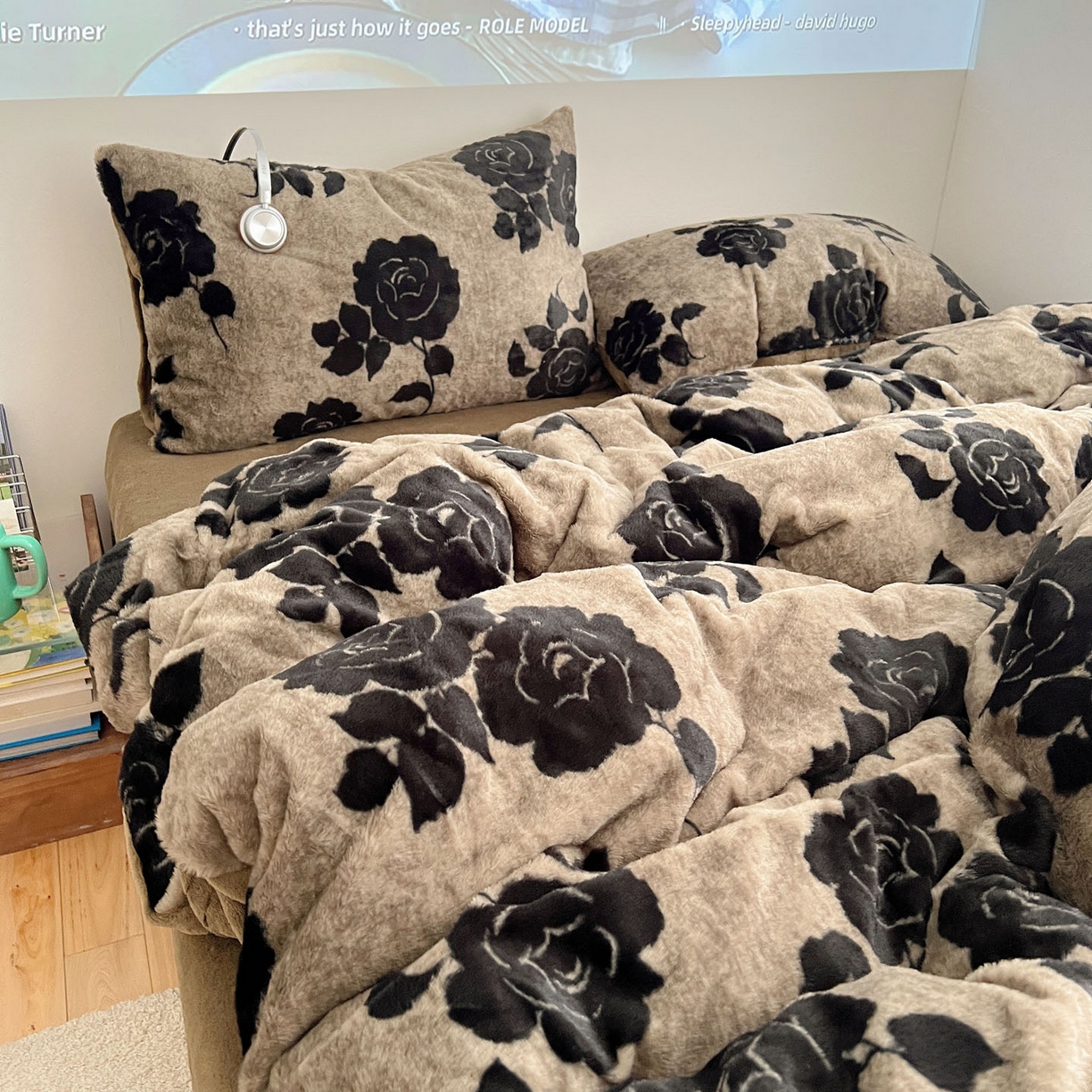 91家纺网 家纺一手货源 找家纺 顾里家纺 2025新款美拉德兔毛四件套 玫瑰情话