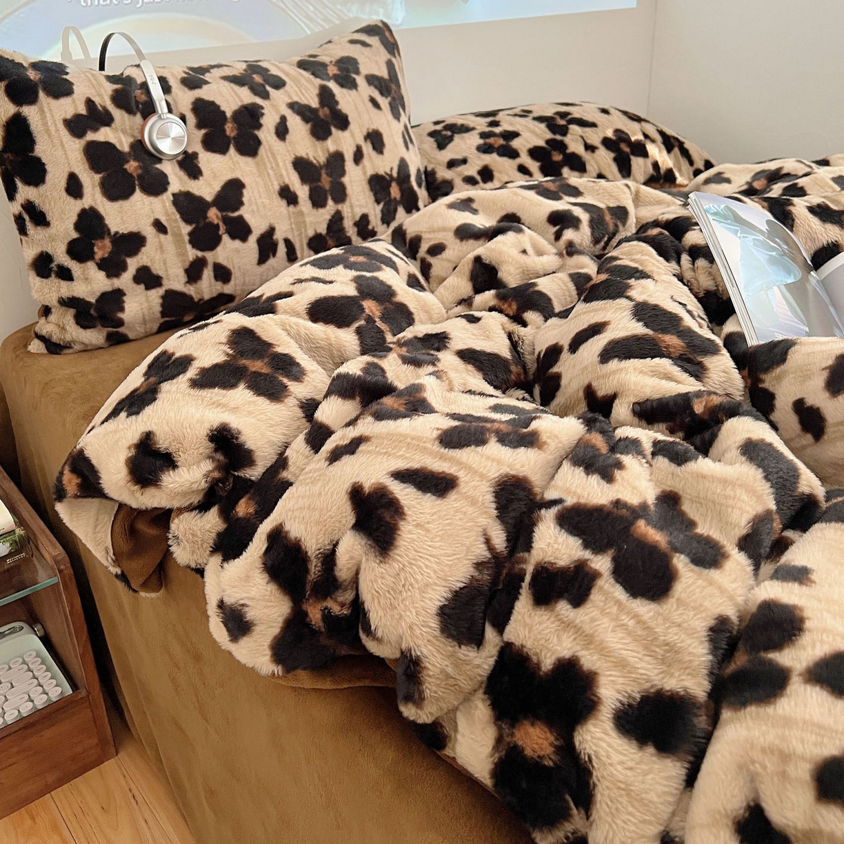 91家纺网 家纺一手货源 找家纺 顾里家纺 2025新款美拉德兔毛四件套 豹纹咖