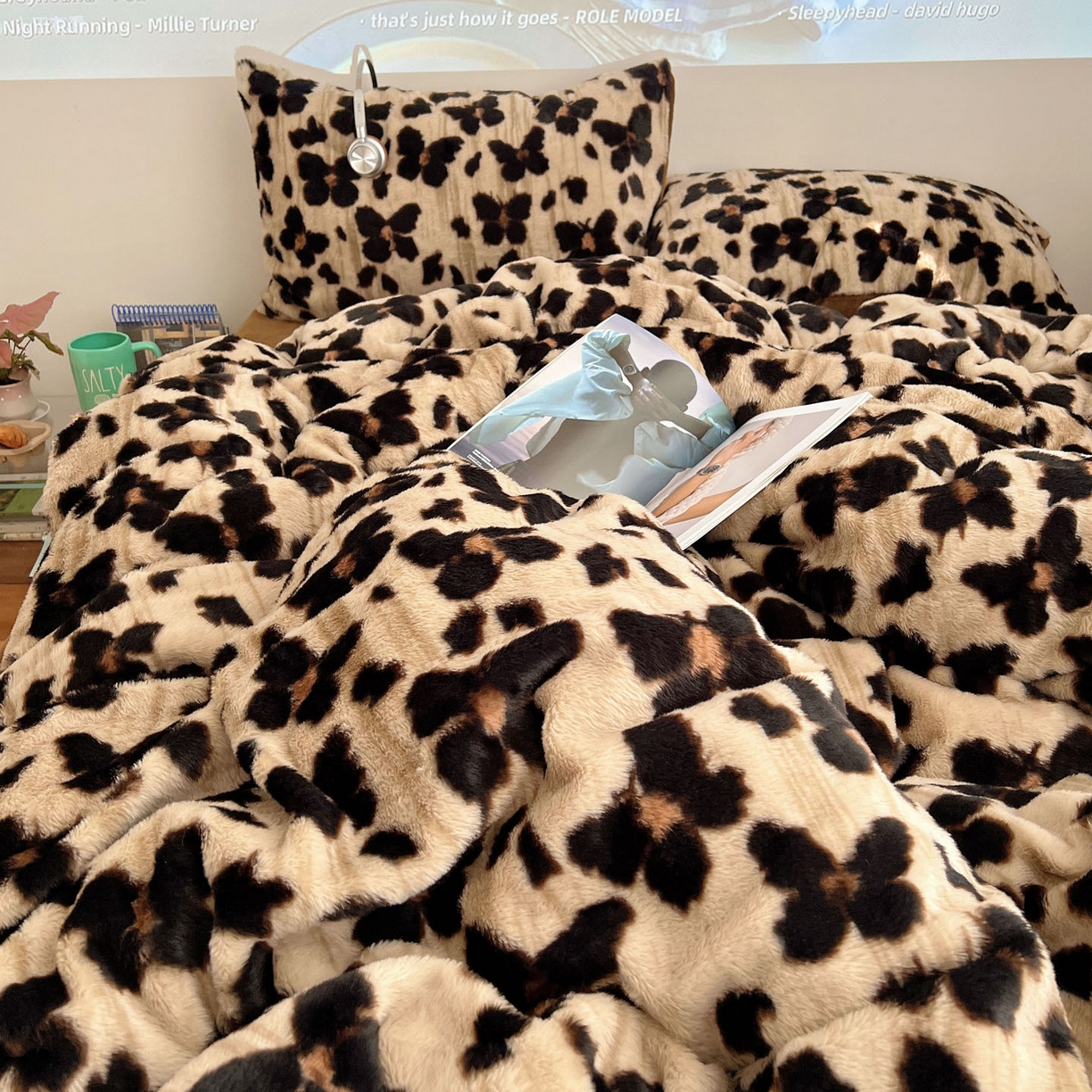 91家纺网 家纺一手货源 找家纺 顾里家纺 2025新款美拉德兔毛四件套 豹纹咖