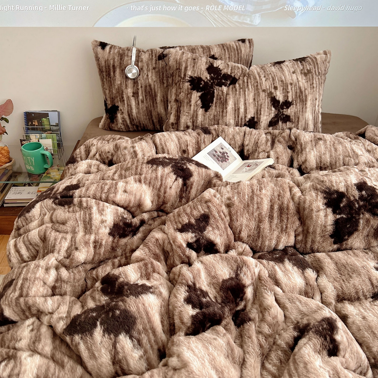 91家纺网 家纺一手货源 找家纺 顾里家纺 2025新款美拉德兔毛四件套 蝶影