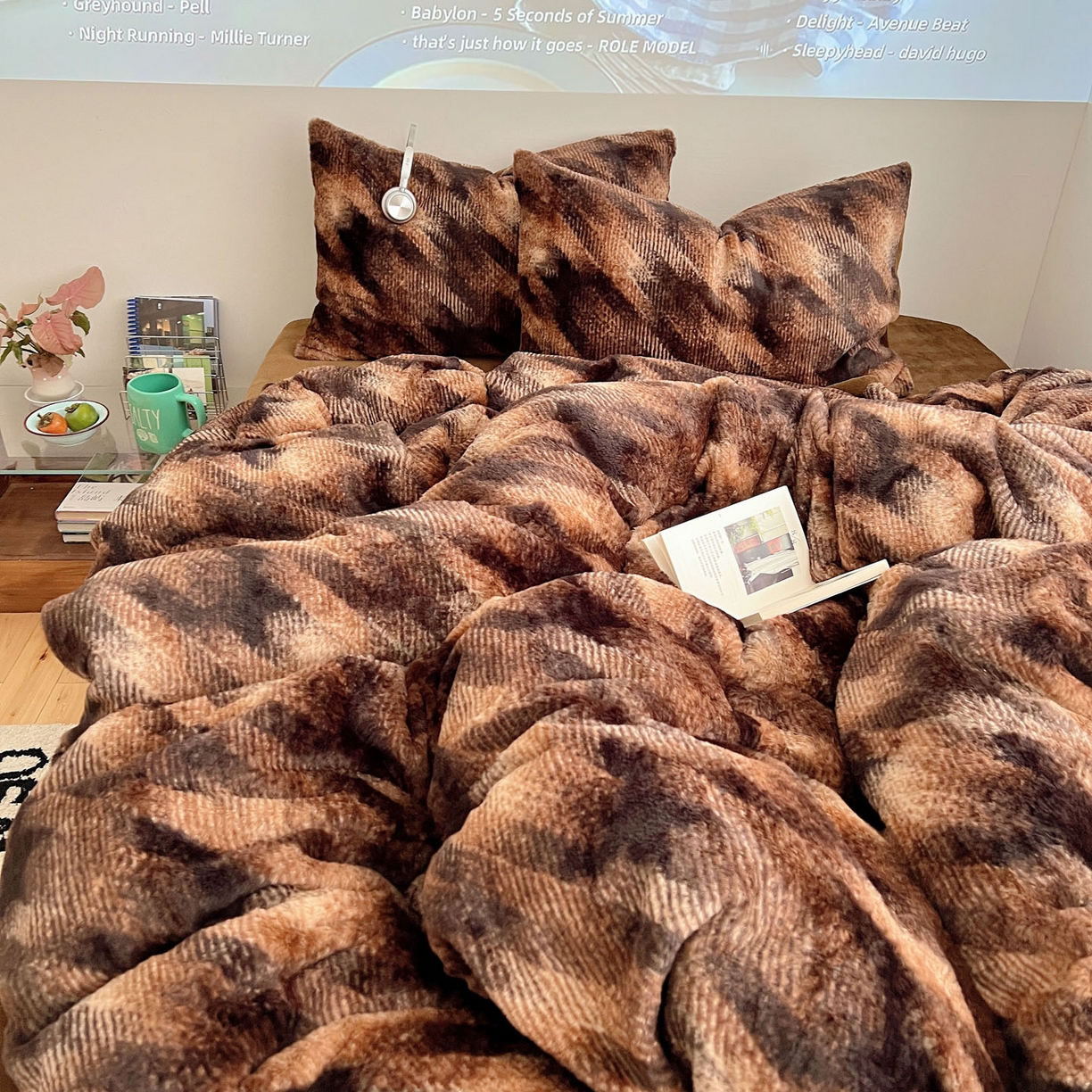 91家纺网 家纺一手货源 找家纺 顾里家纺 2025新款美拉德兔毛四件套 格调