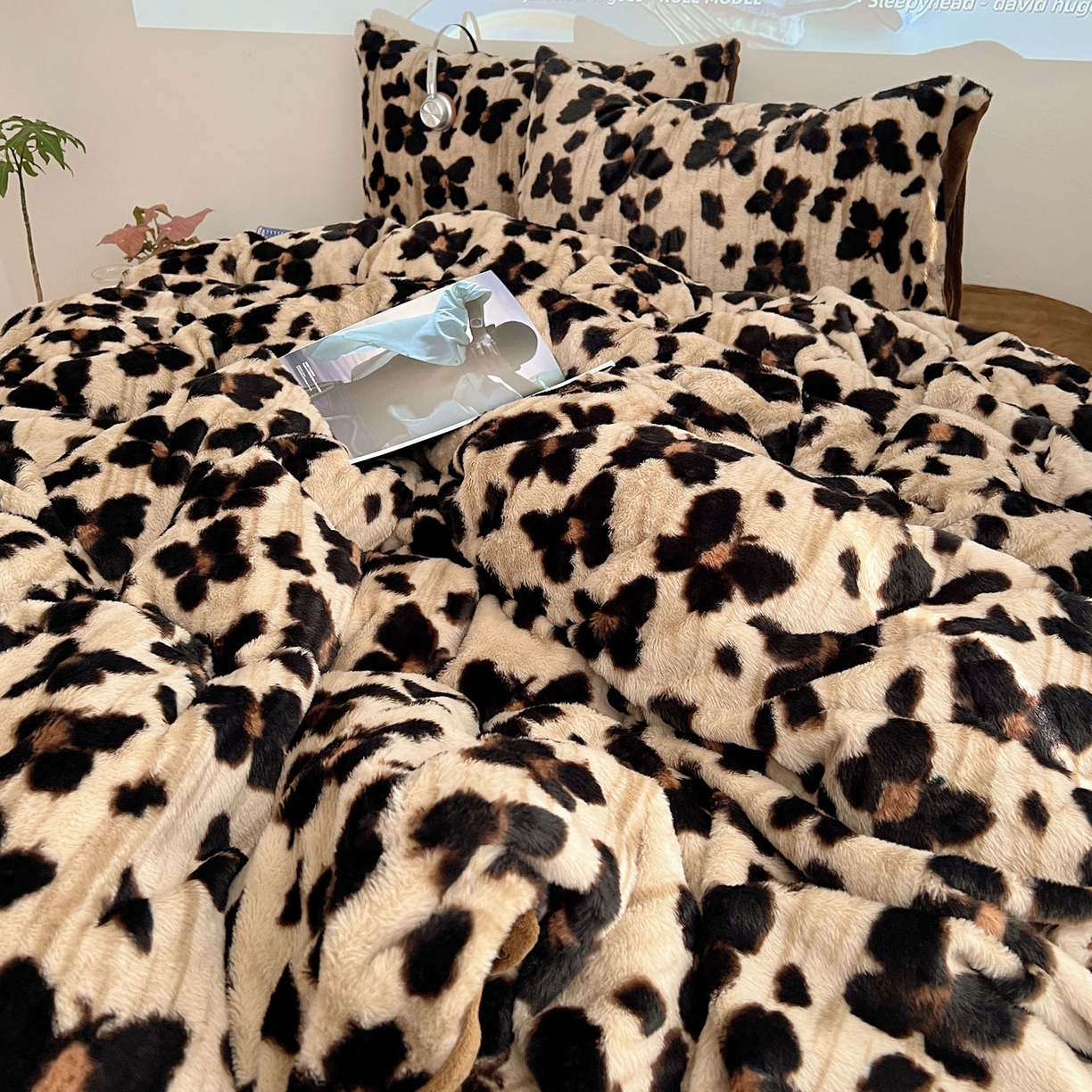 91家纺网 家纺一手货源 找家纺 顾里家纺 2025新款美拉德兔毛四件套 豹纹咖