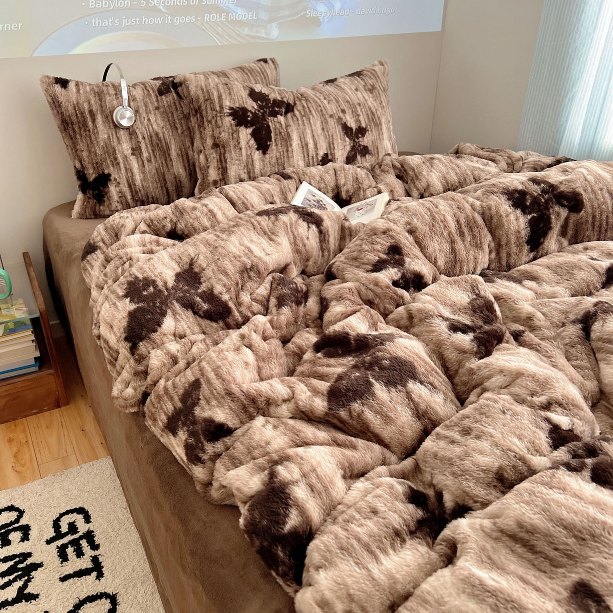 91家纺网 家纺一手货源 找家纺 顾里家纺 2025新款美拉德兔毛四件套 蝶影