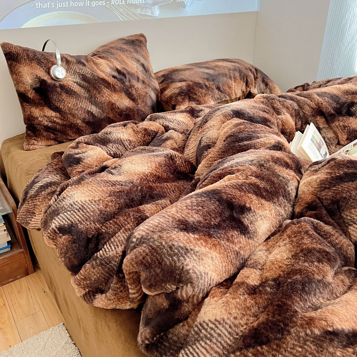 91家纺网 家纺一手货源 找家纺 顾里家纺 2025新款美拉德兔毛四件套 格调