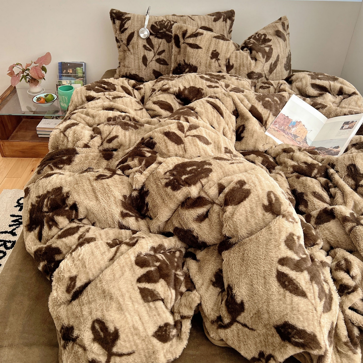 91家纺网 家纺一手货源 找家纺 顾里家纺 2025新款美拉德兔毛四件套 花语