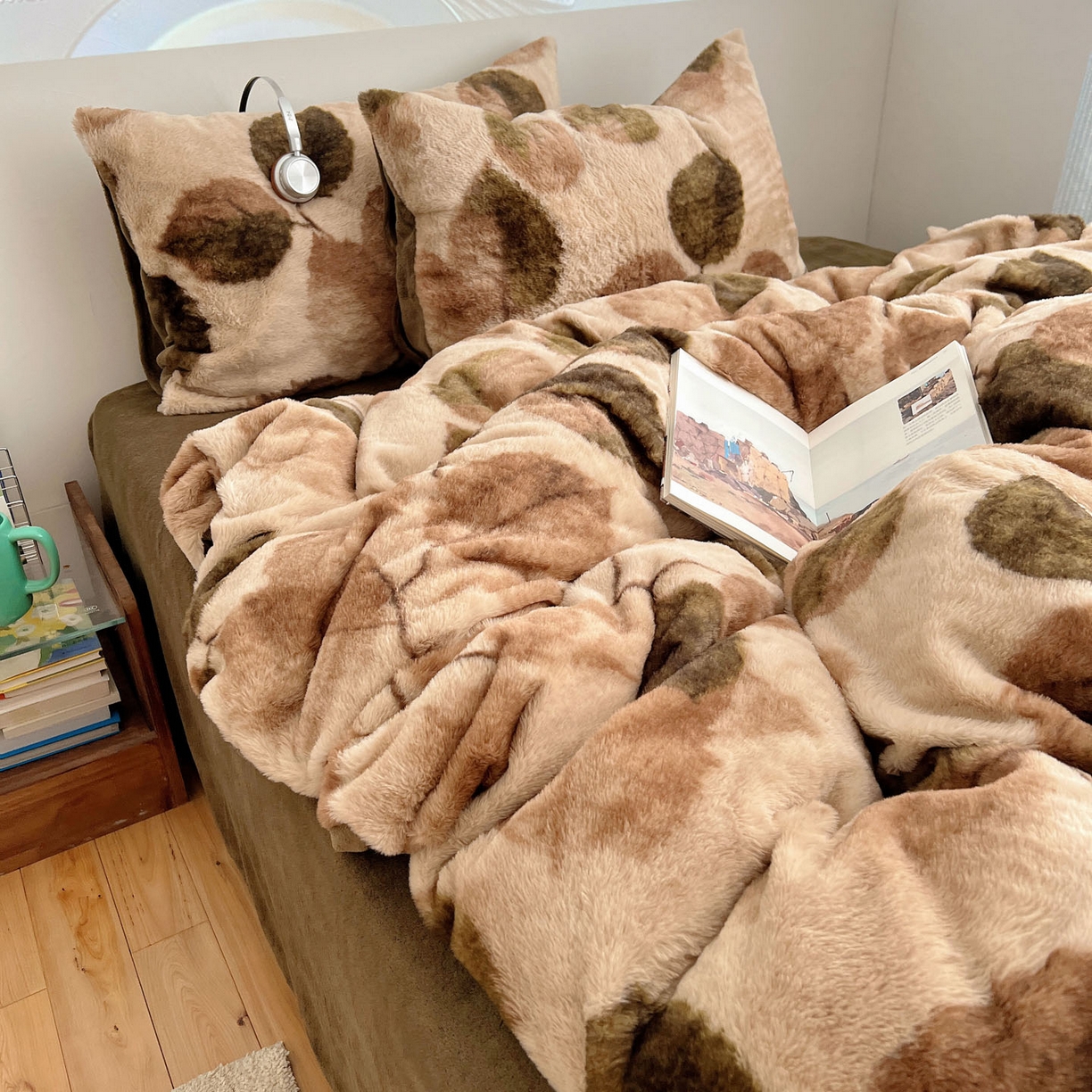 91家纺网 家纺一手货源 找家纺 顾里家纺 2025新款美拉德兔毛四件套 羽叶