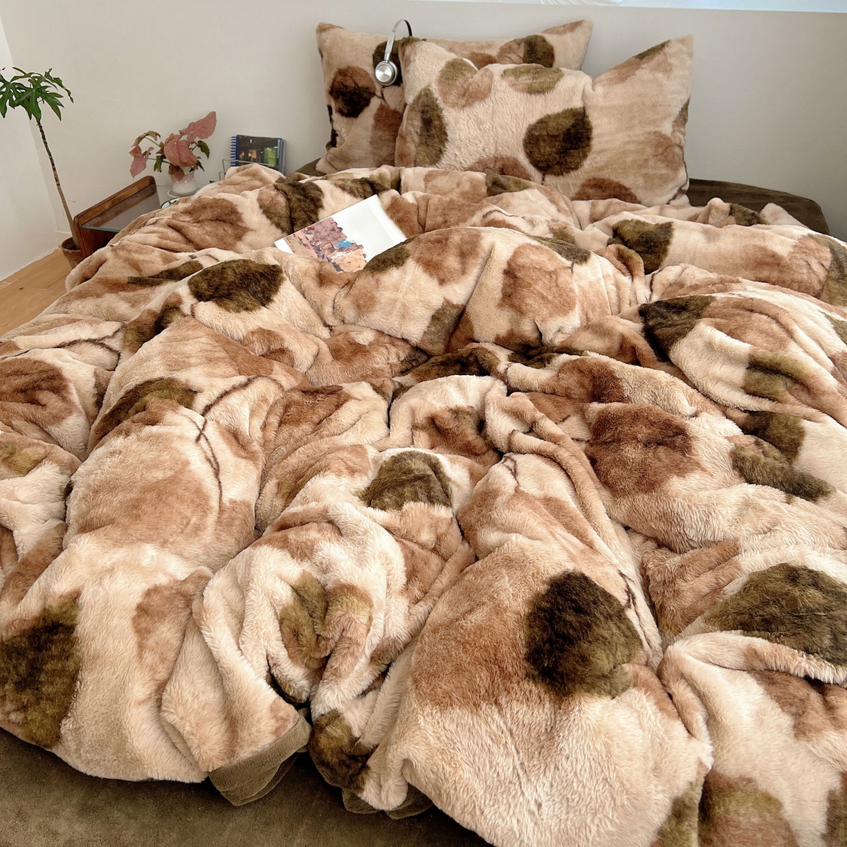 91家纺网 家纺一手货源 找家纺 顾里家纺 2025新款美拉德兔毛四件套 羽叶