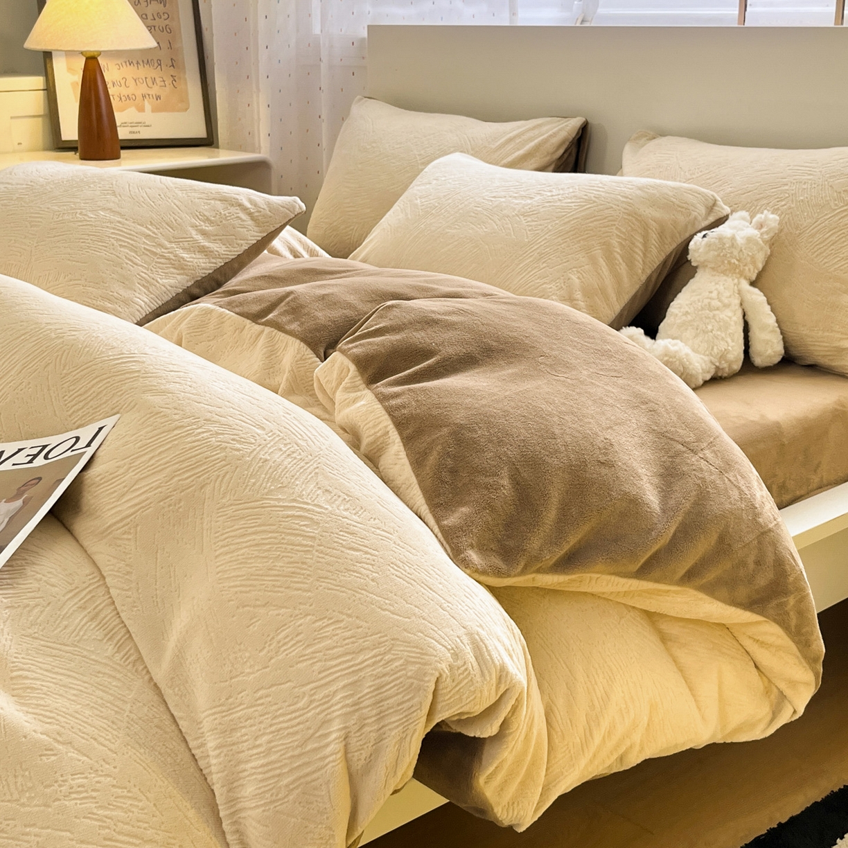 91家纺网 家纺一手货源 找家纺 （总）如一 2025新款3D雕花牛奶绒四件套