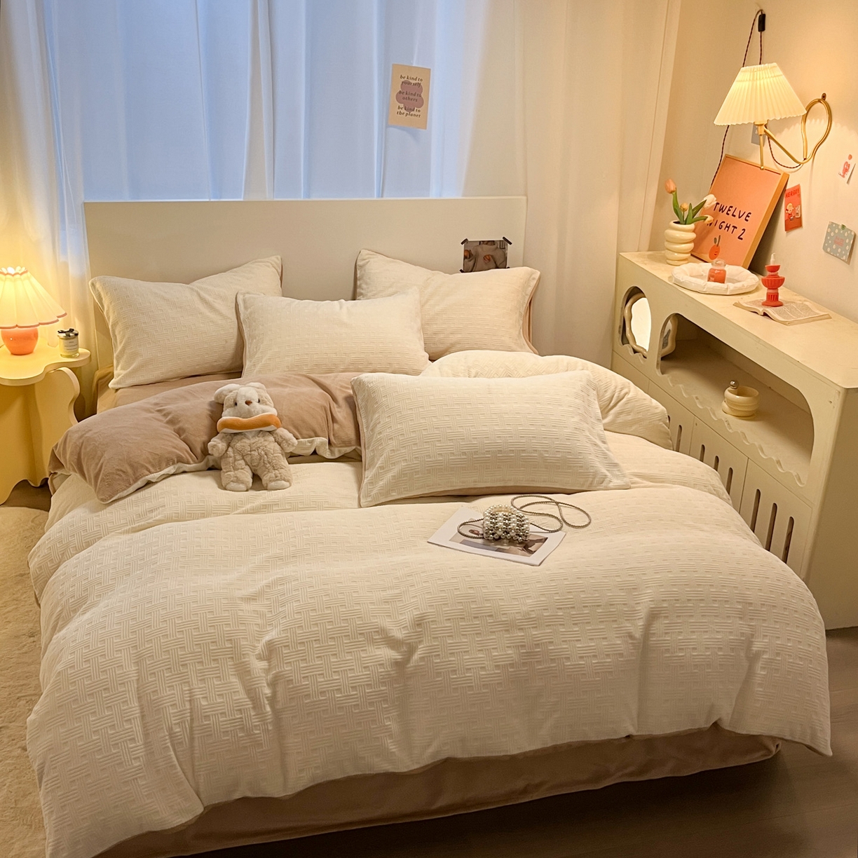 91家纺网 家纺一手货源 找家纺 如一 2025新款3D雕花牛奶绒单被套 编织纹-白咖