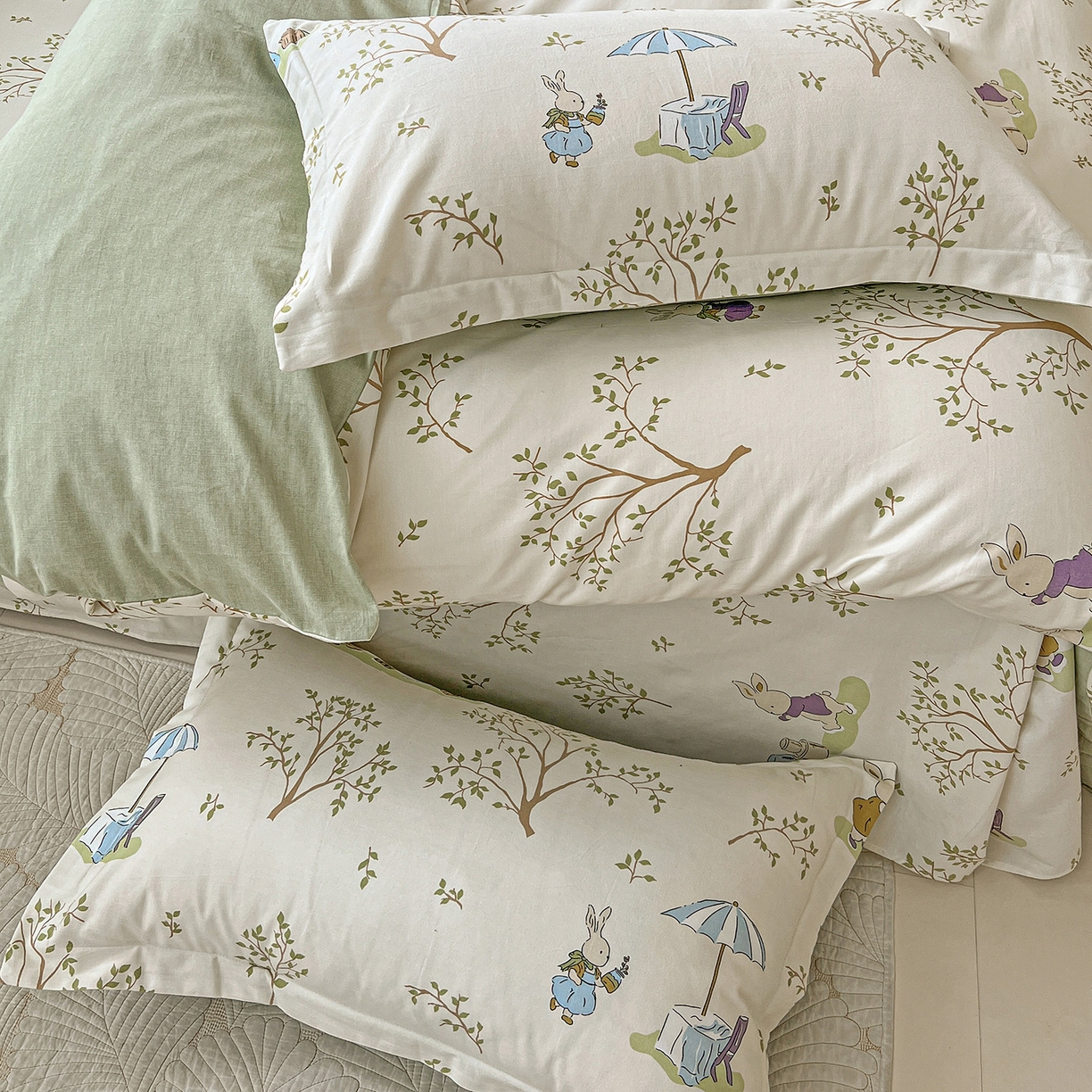 91家纺网 家纺一手货源 找家纺 依庭 2025新款高克重全棉纯棉磨毛印花单被套 彼得兔