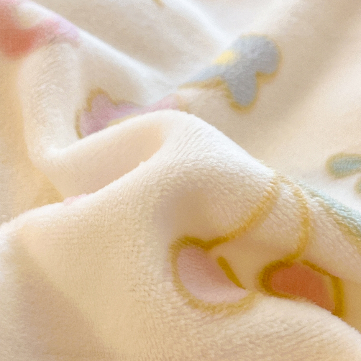 91家纺网 家纺一手货源 找家纺 如一 2025新款3D雕花牛奶绒四件套 缤纷-粉