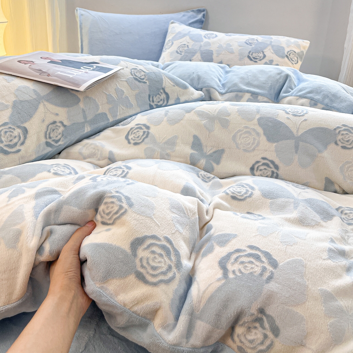 91家纺网 家纺一手货源 找家纺 如一 2025新款3D雕花牛奶绒单被套 蝴蝶-天蓝