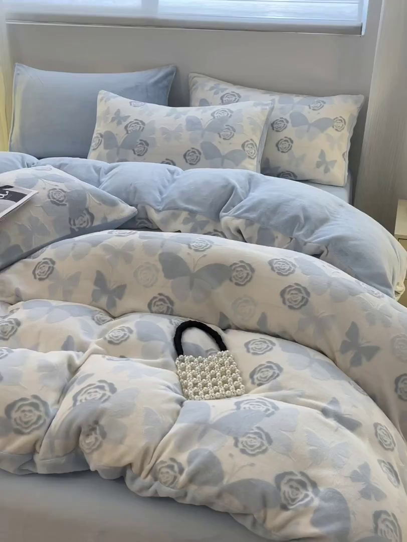 91家纺网 家纺一手货源 找家纺 如一 2025新款3D雕花牛奶绒单被套 蝴蝶-天蓝