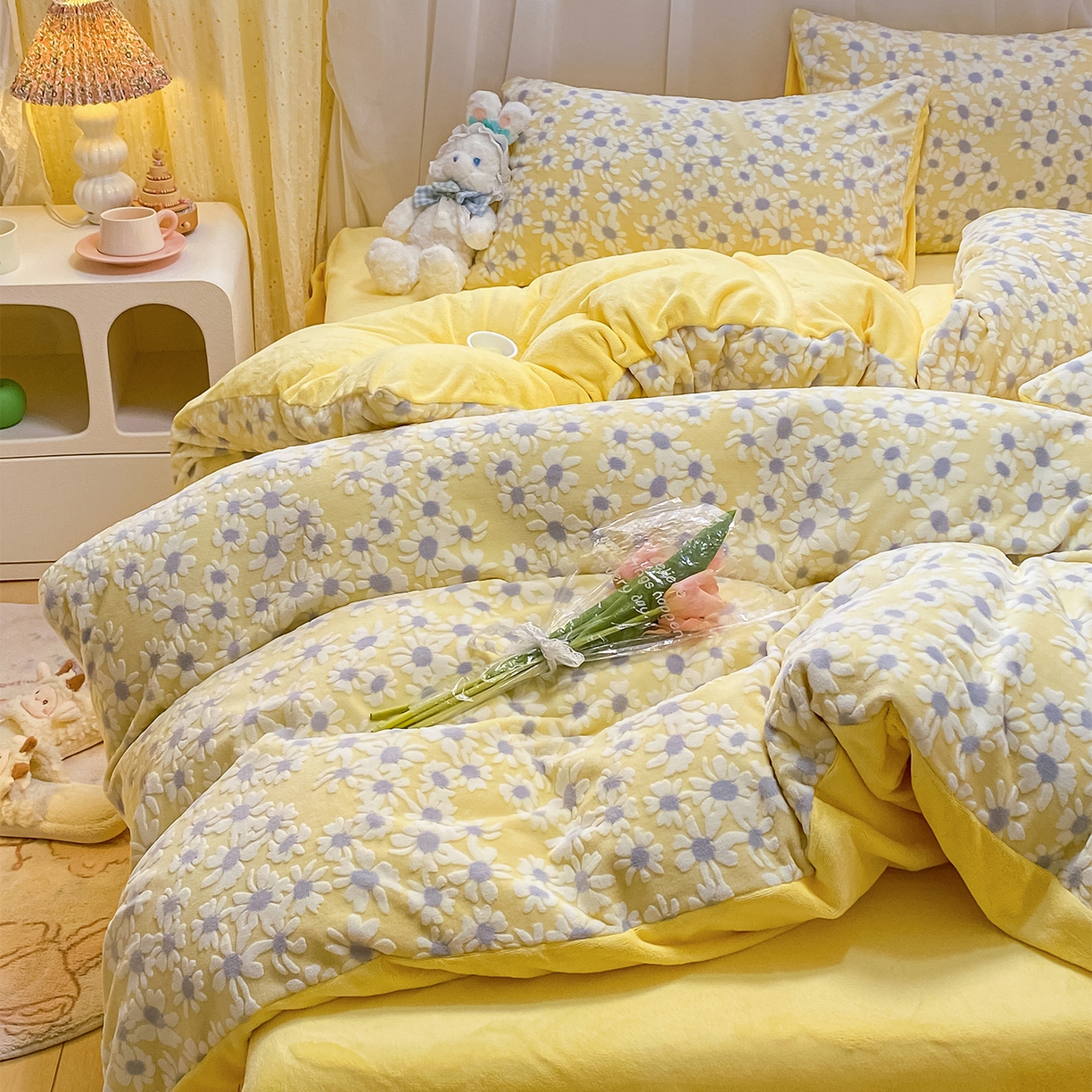 91家纺网 家纺一手货源 找家纺 如一 2025新款3D雕花牛奶绒四件套 花漾-黄