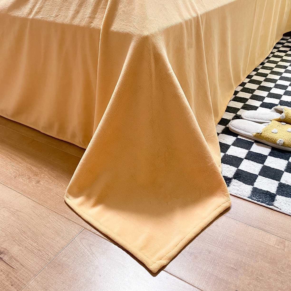 91家纺网 家纺一手货源 找家纺 如一 2025新款3D雕花牛奶绒四件套 华夫格白