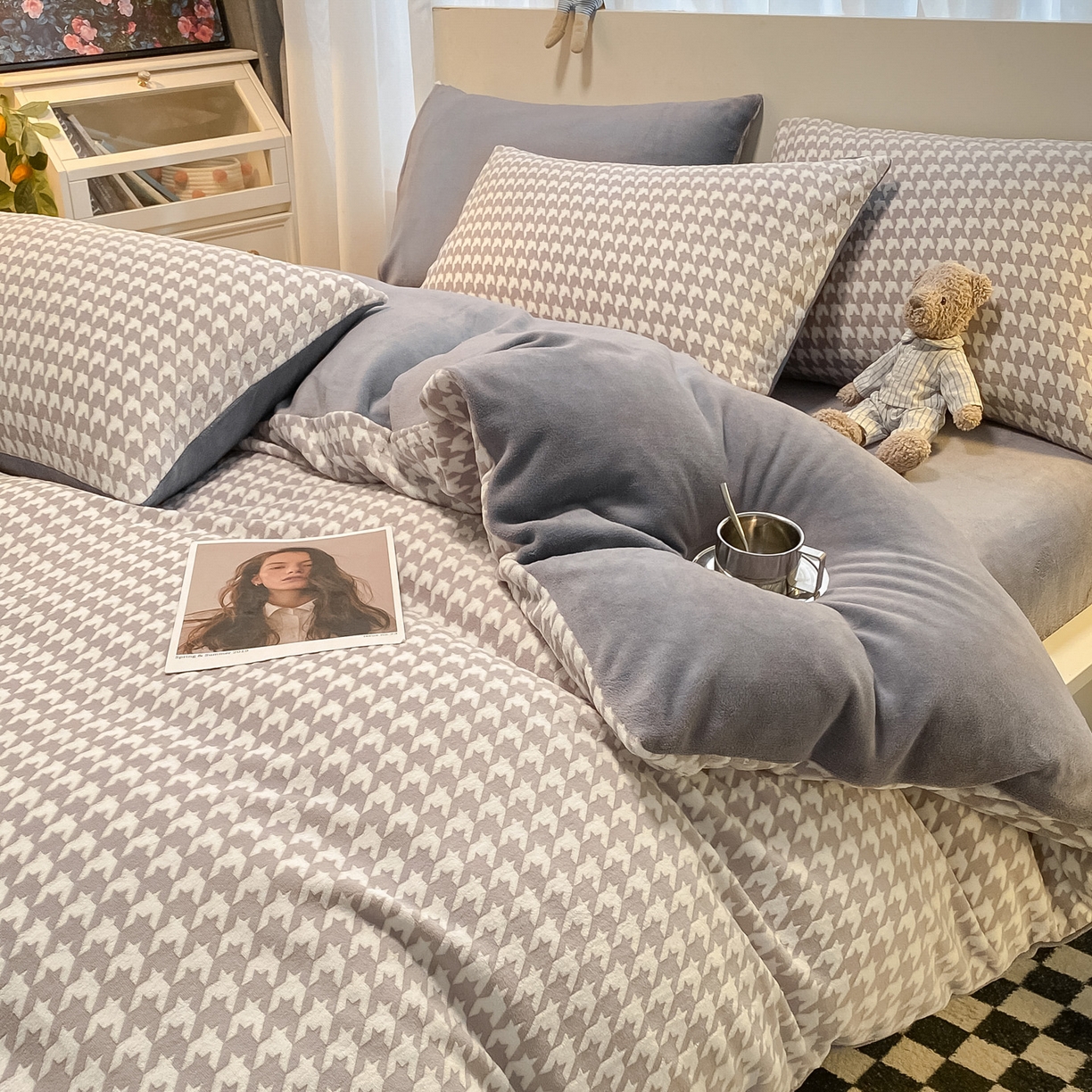 91家纺网 家纺一手货源 找家纺 如一 2025新款3D雕花牛奶绒单被套 千鸟格灰