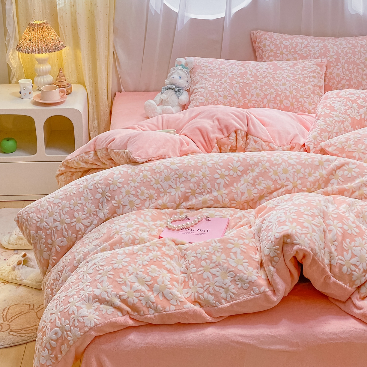 91家纺网 家纺一手货源 找家纺 如一 2025新款3D雕花牛奶绒单被套 花漾-粉