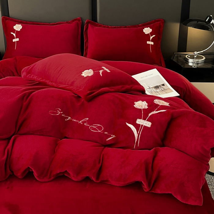 梦莱斯 2025新款230克全消光刺绣牛奶绒配精美无纺布包装套件-玛奇朵玛奇朵-大红