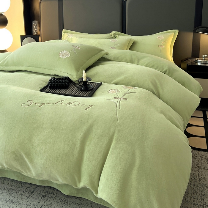 91家纺网 家纺一手货源 找家纺 梦莱斯 2025新款230克全消光刺绣牛奶绒配精美无纺布包装套件-玛奇朵玛奇朵-绿