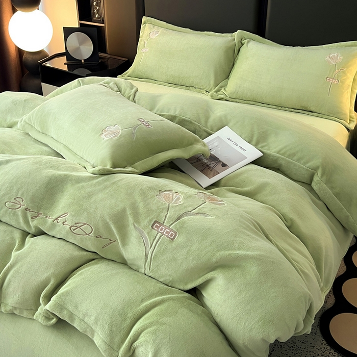 91家纺网 家纺一手货源 找家纺 梦莱斯 2025新款230克全消光刺绣牛奶绒配精美无纺布包装套件-玛奇朵玛奇朵-绿