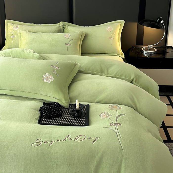 91家纺网 家纺一手货源 找家纺 梦莱斯 2025新款230克全消光刺绣牛奶绒配精美无纺布包装套件-玛奇朵玛奇朵-绿