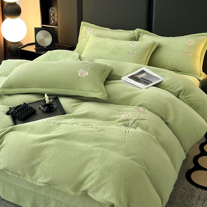 91家纺网 家纺一手货源 找家纺 梦莱斯 2025新款230克全消光刺绣牛奶绒配精美无纺布包装套件-玛奇朵玛奇朵-绿