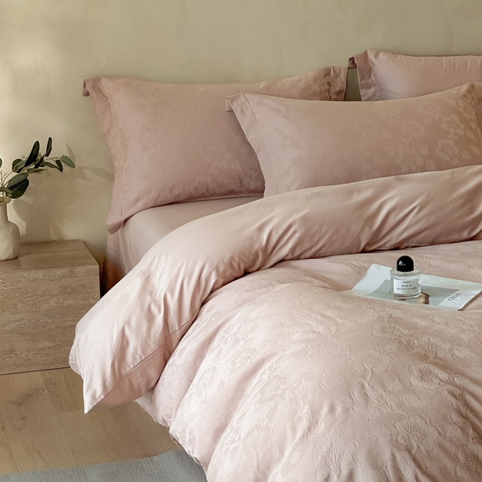 91家纺网 家纺一手货源 找家纺 （总）禾时 2025新款轻奢高支浮雕立体提花床盖款四件套