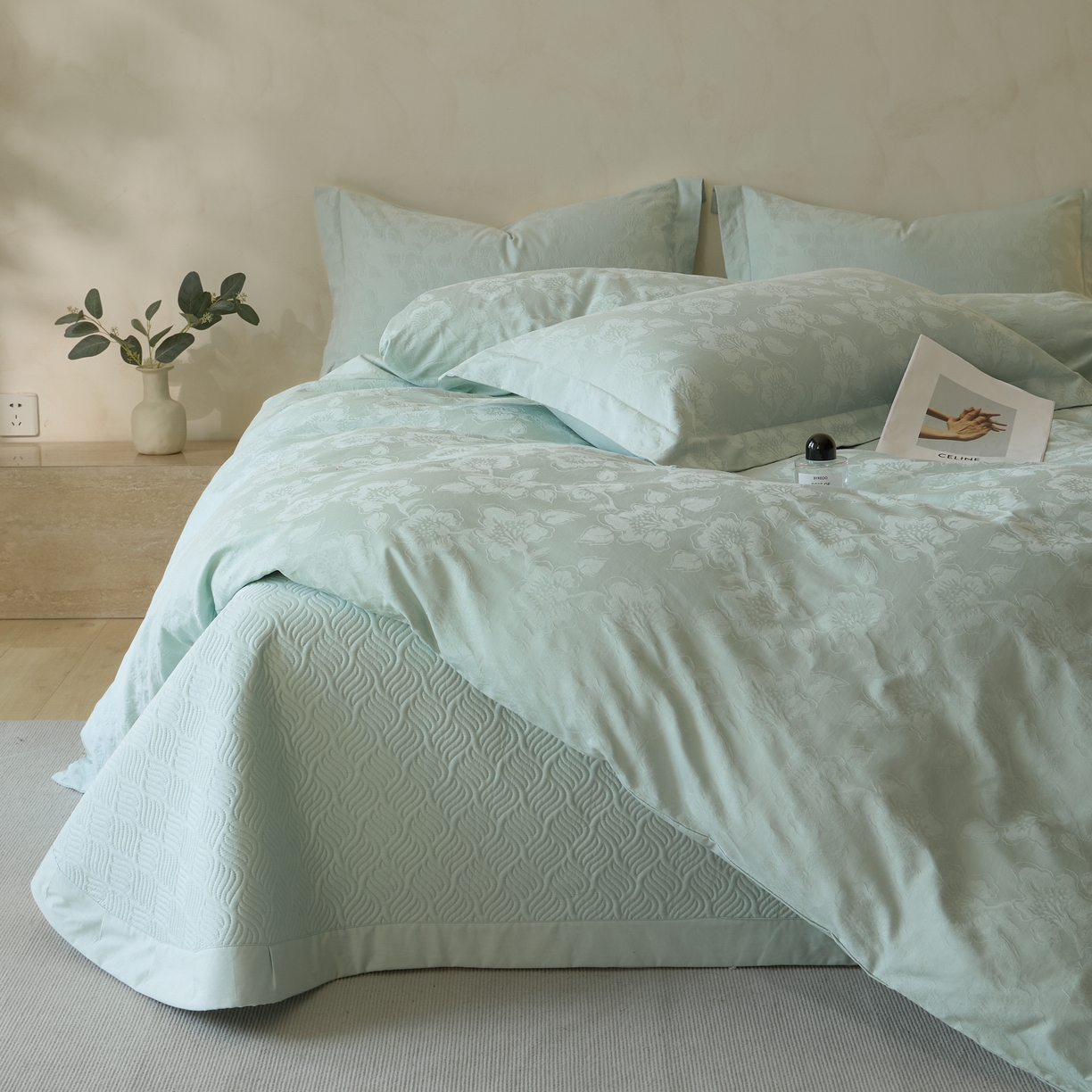 91家纺网 家纺一手货源 找家纺 （总）禾时 2025新款轻奢高支浮雕立体提花床盖款四件套