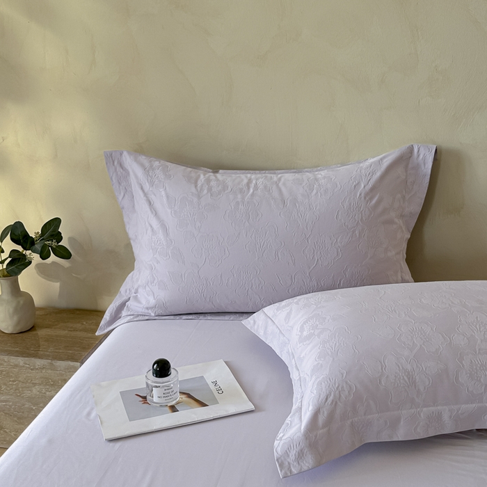 91家纺网 家纺一手货源 找家纺 禾时 2025新款轻奢高支浮雕立体提花床盖款四件套 兰亭（淡雅紫）