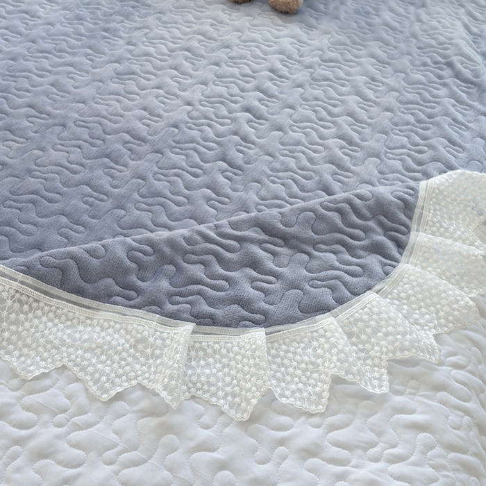 91家纺网 家纺一手货源 找家纺 韩秀家纺 2025新款牛奶绒单床盖 蓝