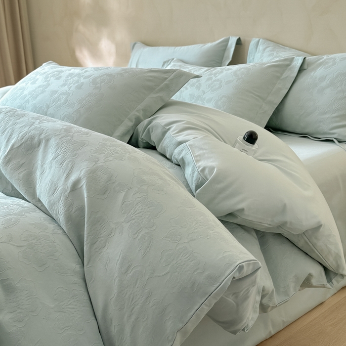 91家纺网 家纺一手货源 找家纺 禾时 2025新款轻奢高支浮雕立体提花床盖款四件套 兰亭（梵星蓝）