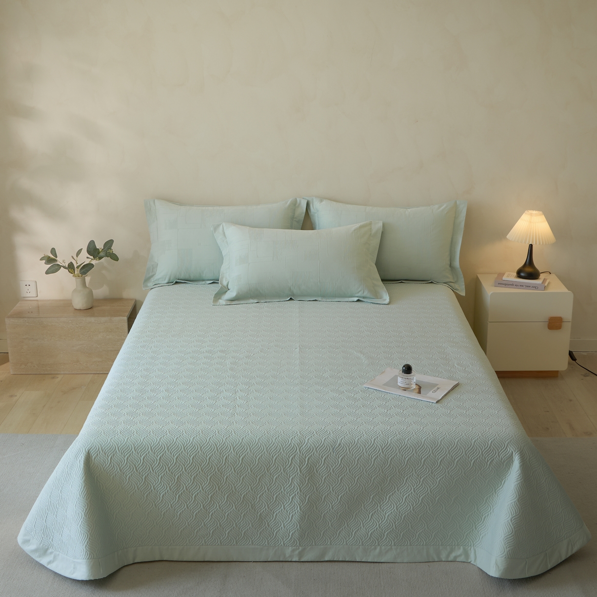 91家纺网 家纺一手货源 找家纺 禾时 2025新款轻奢高支浮雕立体提花床盖款四件套 兰亭（梵星蓝）