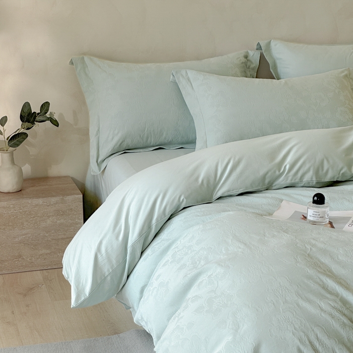 91家纺网 家纺一手货源 找家纺 禾时 2025新款轻奢高支浮雕立体提花床盖款四件套 兰亭（梵星蓝）