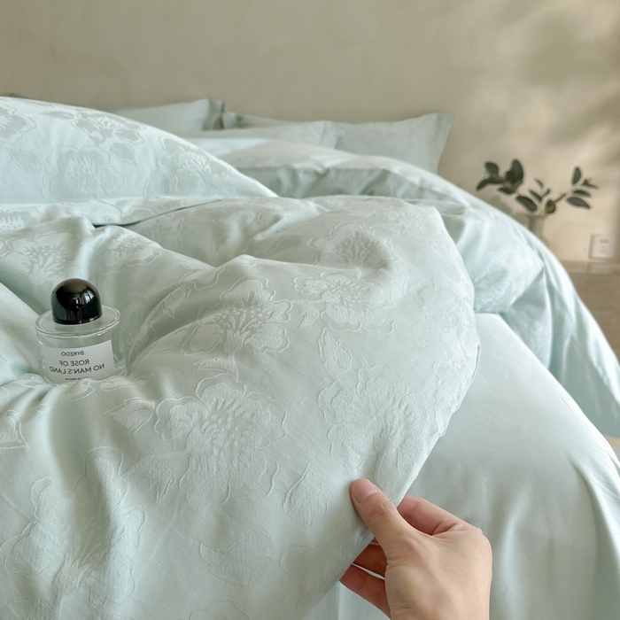 91家纺网 家纺一手货源 找家纺 禾时 2025新款轻奢高支浮雕立体提花床盖款四件套 兰亭（梵星蓝）