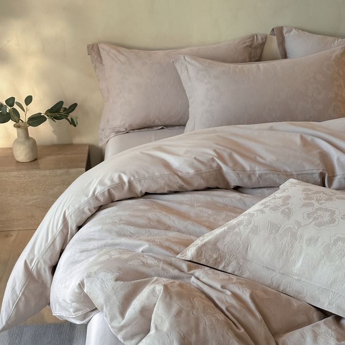 91家纺网 家纺一手货源 找家纺 禾时 2025新款轻奢高支浮雕立体提花床盖款四件套 兰亭（灰）