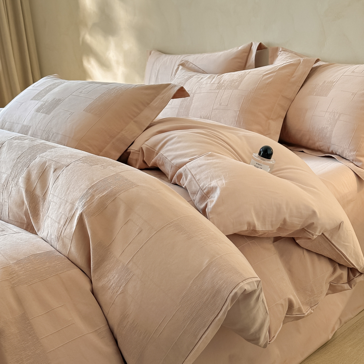 91家纺网 家纺一手货源 找家纺 禾时 2025新款轻奢高支浮雕立体提花床盖款四件套 空白格（爱马橙）