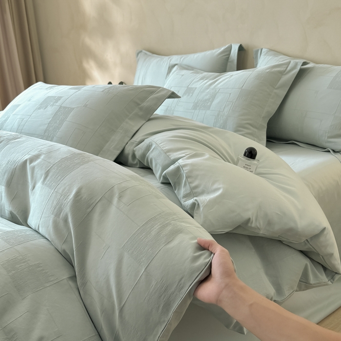 91家纺网 家纺一手货源 找家纺 禾时 2025新款轻奢高支浮雕立体提花床盖款四件套 空白格（梵星蓝）