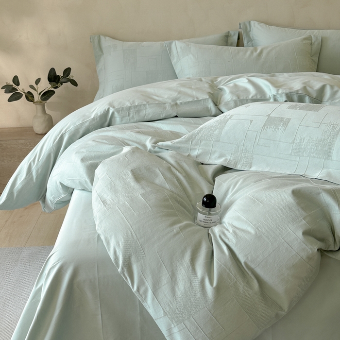 91家纺网 家纺一手货源 找家纺 禾时 2025新款轻奢高支浮雕立体提花床盖款四件套 空白格（梵星蓝）