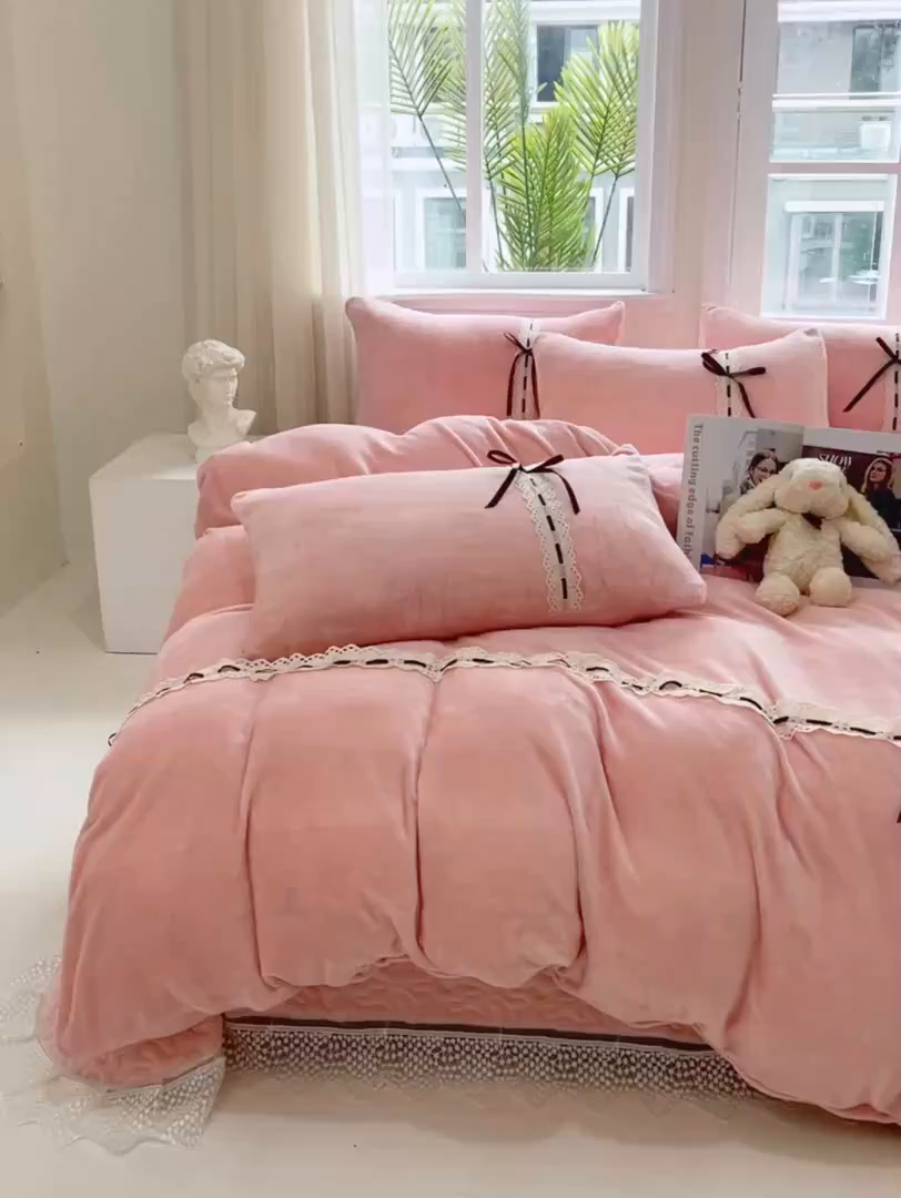 91家纺网 家纺一手货源 找家纺 韩秀家纺 2025新款牛奶绒床盖四件套 粉