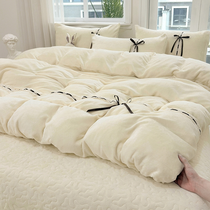 91家纺网 家纺一手货源 找家纺 韩秀家纺 2025新款牛奶绒床盖四件套 奶黄