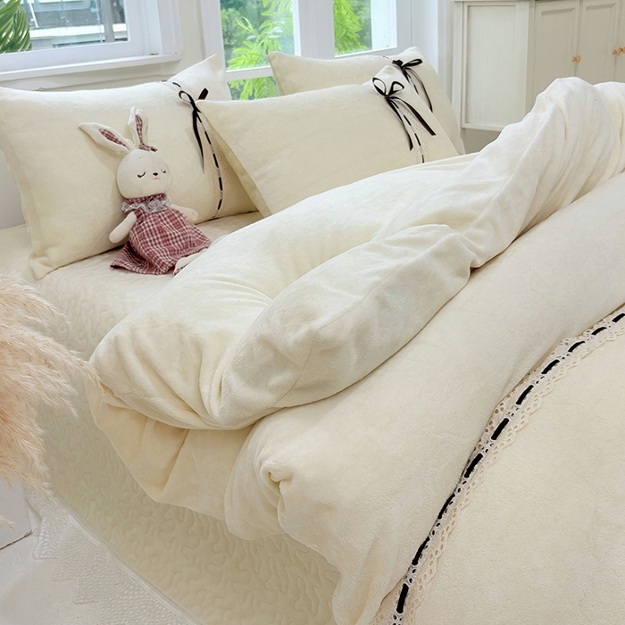 91家纺网 家纺一手货源 找家纺 韩秀家纺 2025新款牛奶绒床盖四件套 奶黄