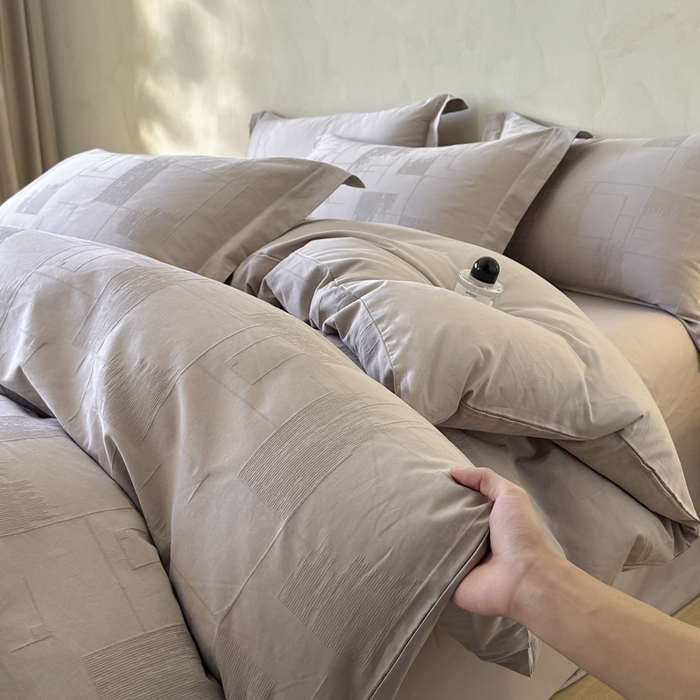 91家纺网 家纺一手货源 找家纺 禾时 2025新款轻奢高支浮雕立体提花床盖款四件套 空白格（灰）