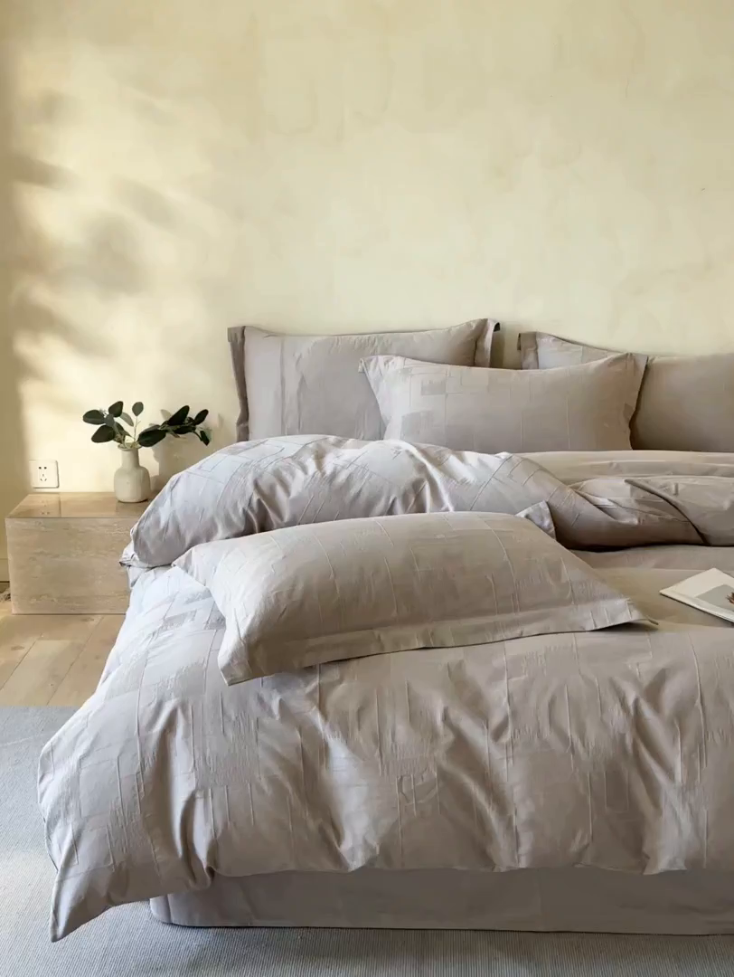 91家纺网 家纺一手货源 找家纺 禾时 2025新款轻奢高支浮雕立体提花床盖款四件套 空白格（灰）