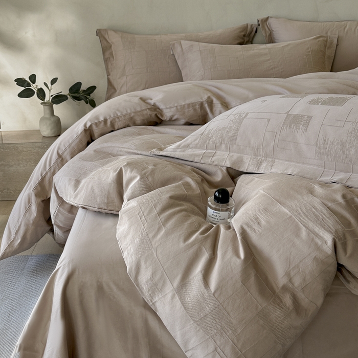 91家纺网 家纺一手货源 找家纺 禾时 2025新款轻奢高支浮雕立体提花床盖款四件套 空白格（咖）