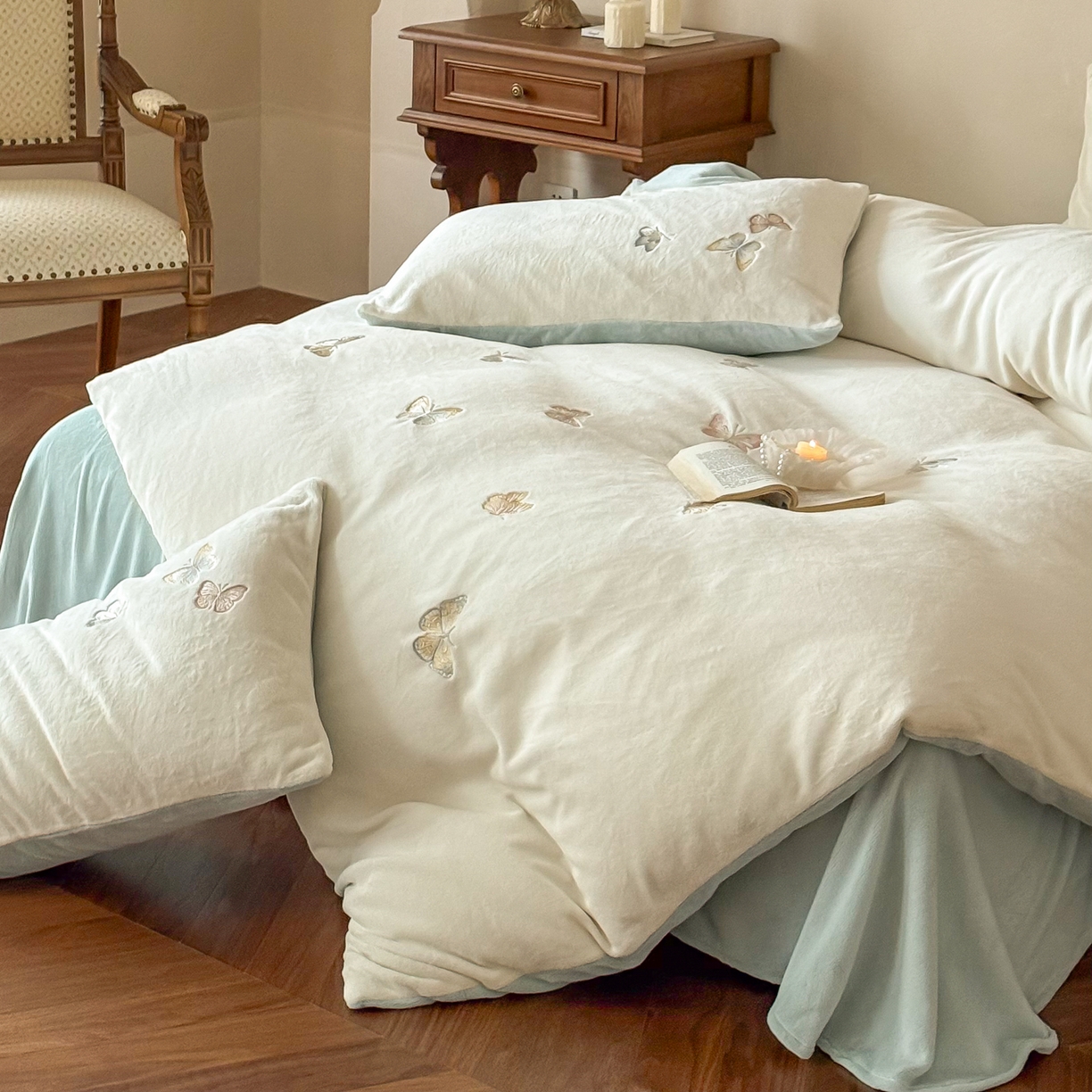 91家纺网 家纺一手货源 找家纺 （总）FORTWO家纺原创设计（FOR TWO家纺） 2025新款230克牛奶绒蝴蝶刺绣四件套-星辰 （券前）基础价不低于小号208元，中号258元，大号298元 会员-10