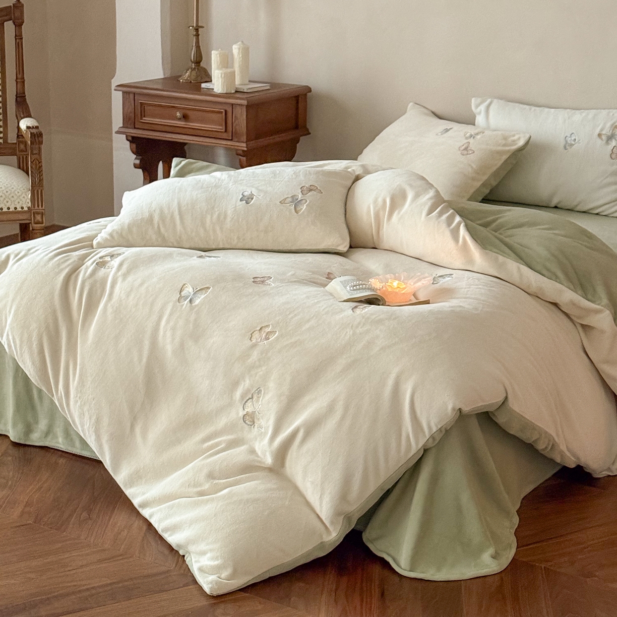 91家纺网 家纺一手货源 找家纺 FORTWO家纺原创设计（FOR TWO家纺） 2025新款230克牛奶绒蝴蝶刺绣四件套-星辰 （券前）基础价不低于小号208元，中号258元，大号298元 会员-10 星辰-绿